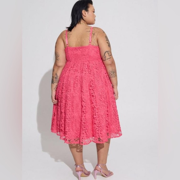 Torrid Pink Crochet Lace Dress - Size 28 - Picture 2 of 8